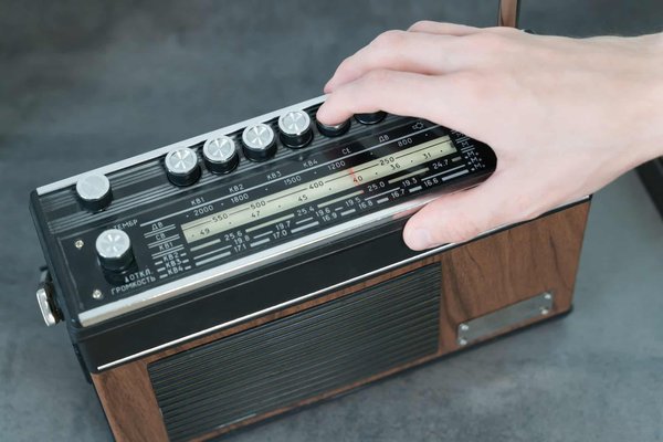 Découvrez les fréquences radio FM disponibles à Paris